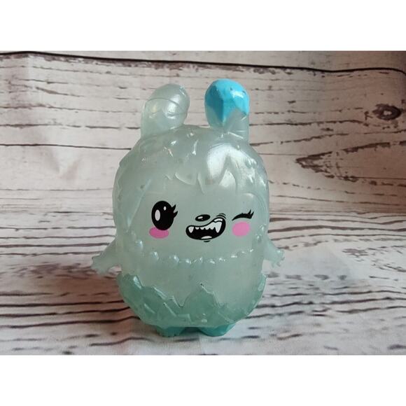 I Dig Monsters Blue Yeti 2.75" Toy Figure - Picture 2 of 5